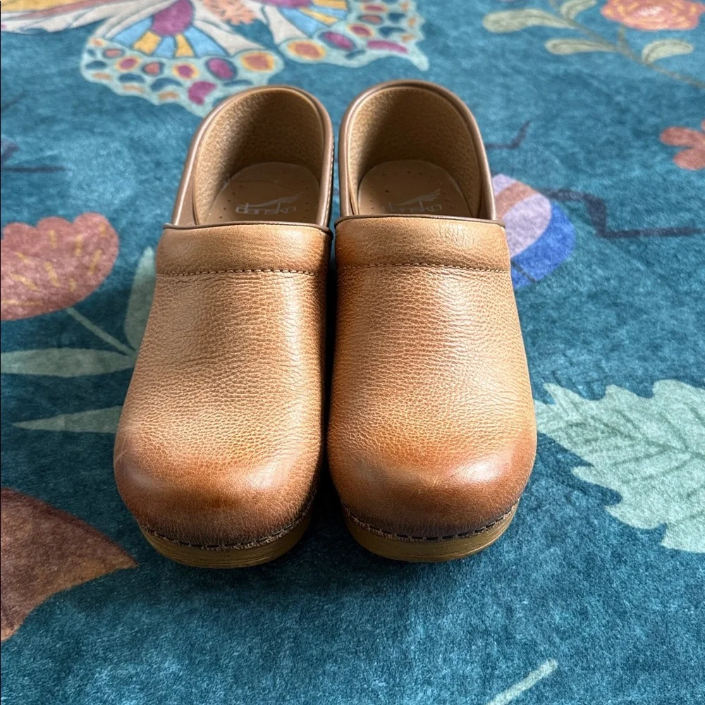 Dansko Professional, 38, Honey Distressed - Picture 2 of 6